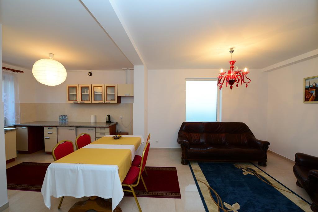 B&B Airport Modlin Nowy Dwor Mazowiecki Bilik gambar